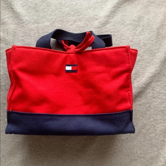 Tommy Hilfiger Handbags - Tommy Hilfiger Tote
